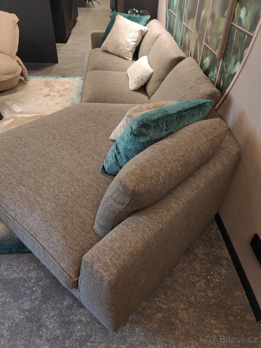 Velká kvalitní italská sedačka