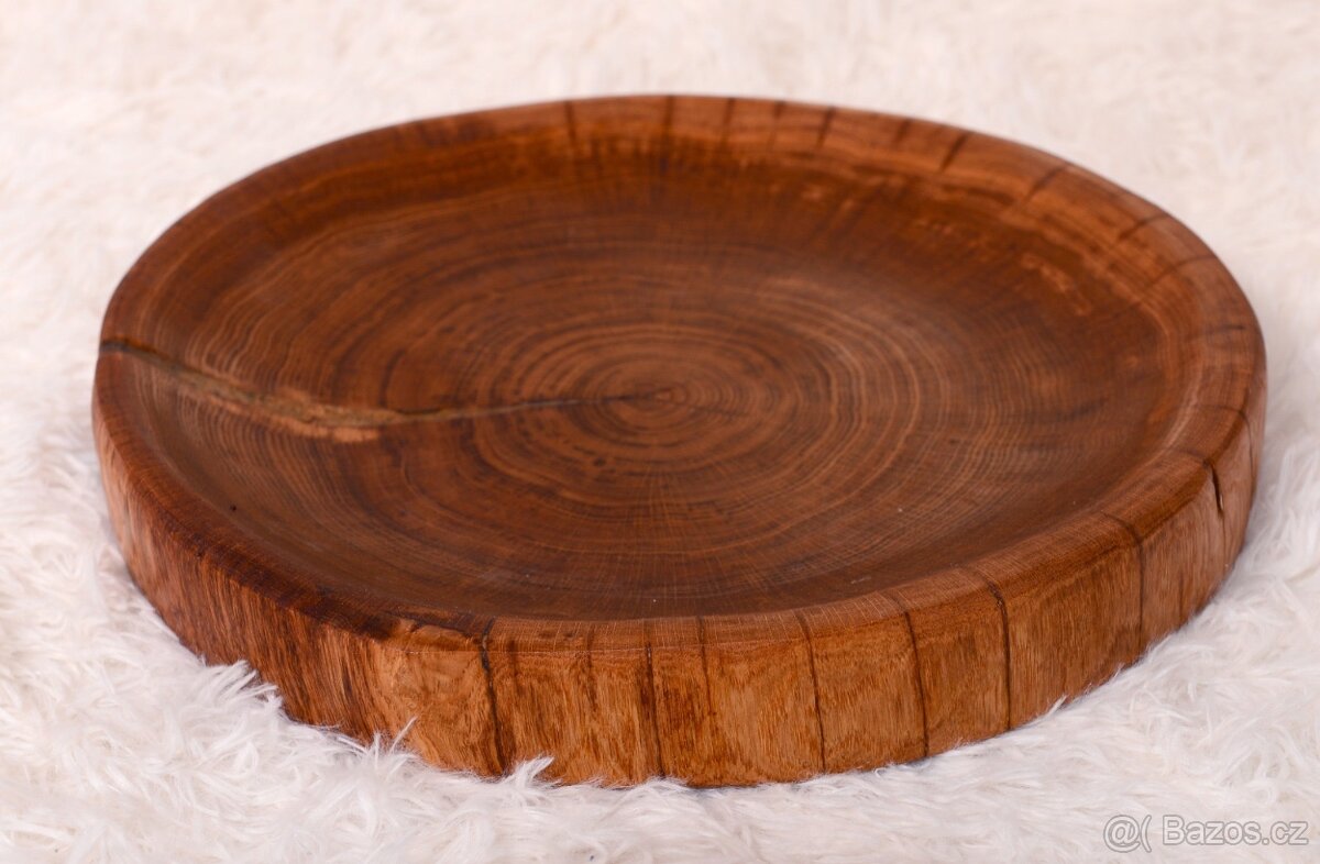 Masivní koláč z červeného dubu – průměr 36 cm