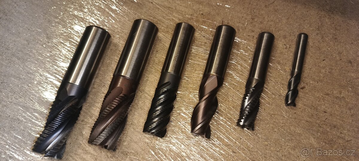 Prodám monolitní frézy.