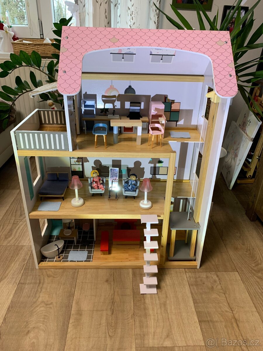 DĚTSKÝ DŘEVĚNÝ DOMEČEK