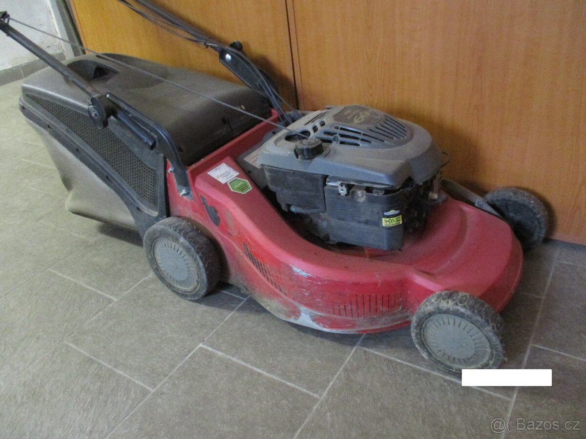 Sekačka s pojezdem. Briggs Stratton Quantum XLC 60
