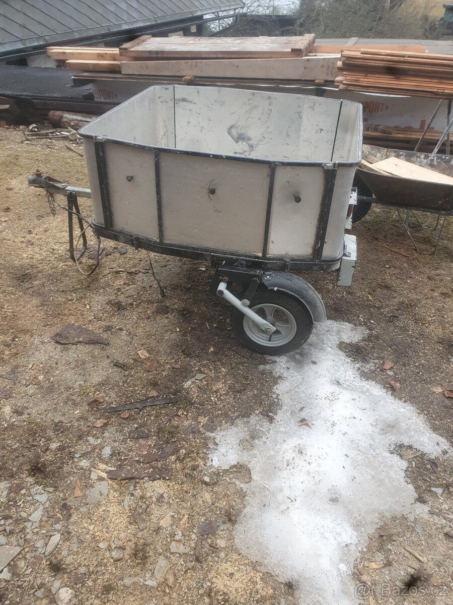 Skladaci vozik za traktůrek (ctyrkolku)