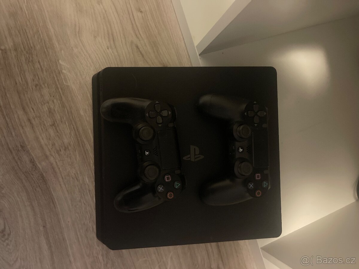 PS 4 pro + 2 joystick