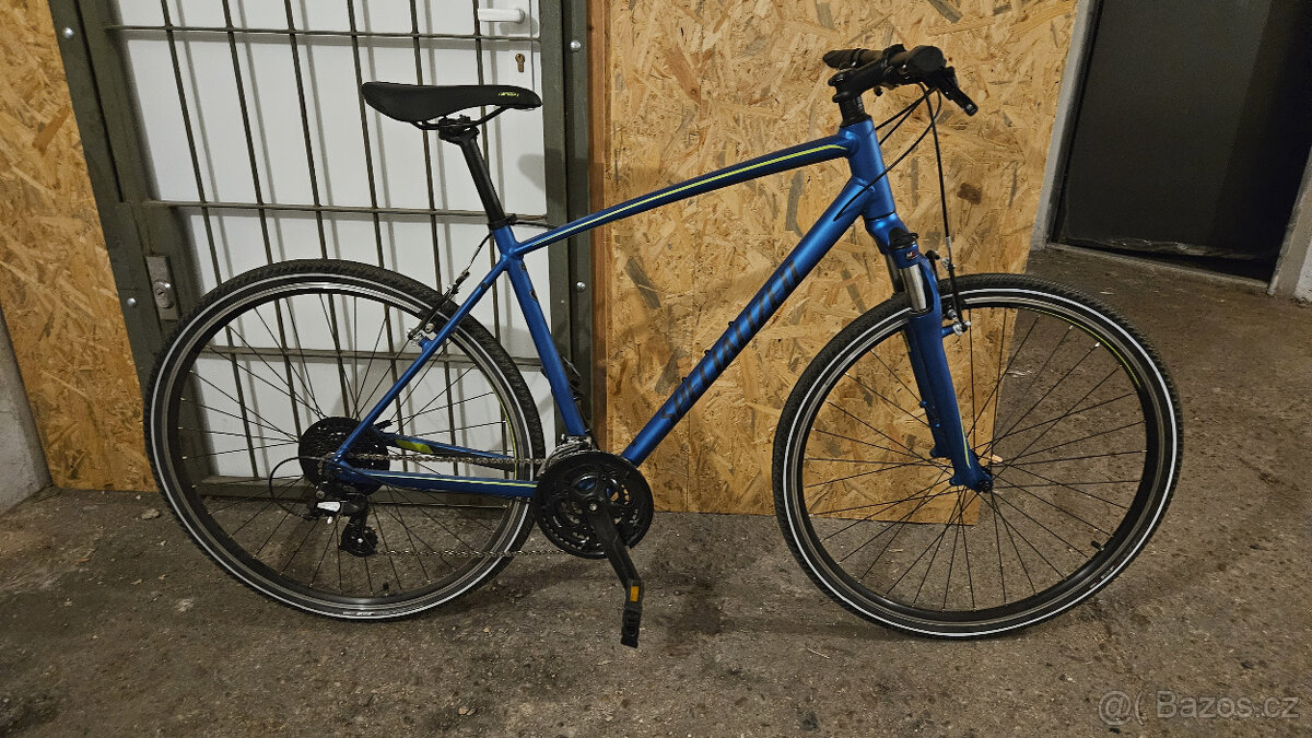 Prodám hybridní kolo Specialized Crosstrail INT 2017