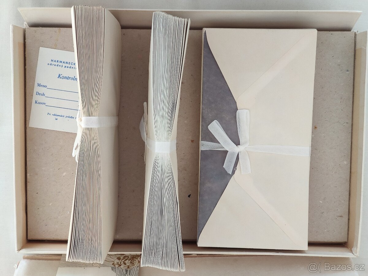 Retro sada dopisních papírů a obálek