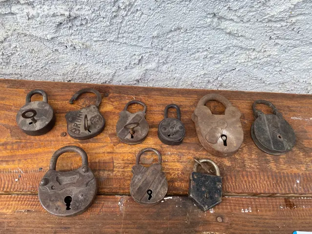 Starozitne visaci zamky, visaci zamek