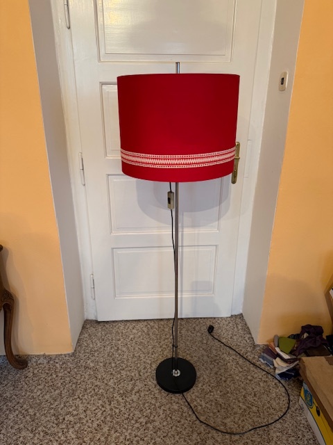 Stojací lampa - retro design