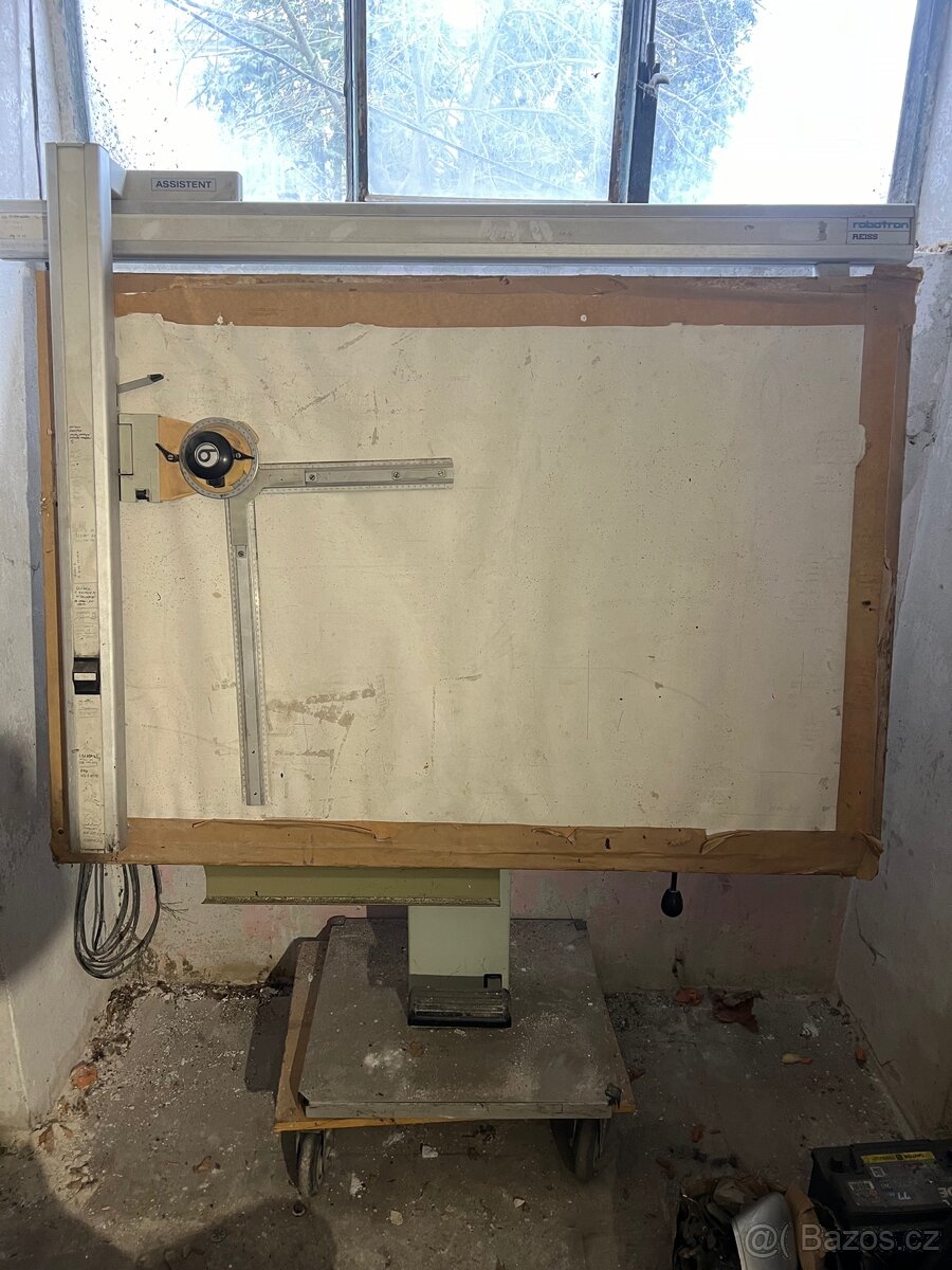 Rýsovací stůl Robotron reiss