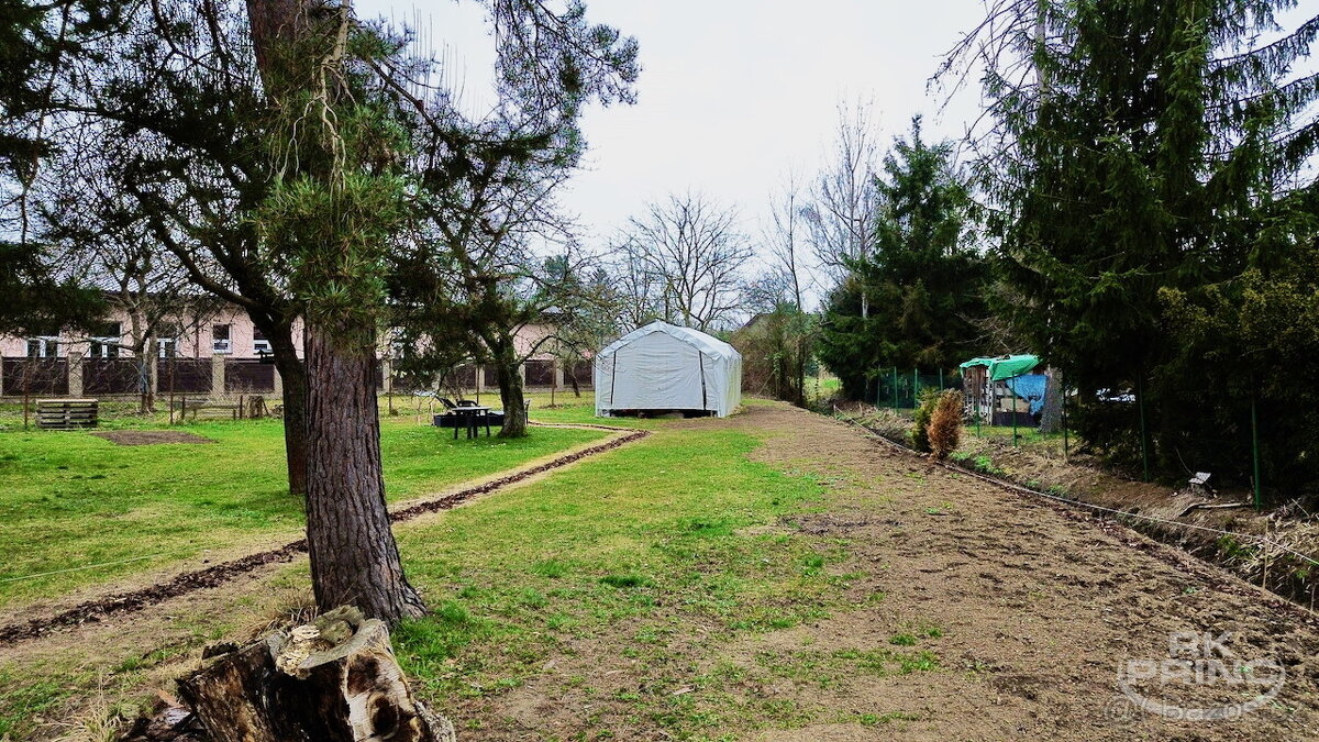 Stavební pozemk o výměře 851 m2, Čestlice, Pruhonice, Praha