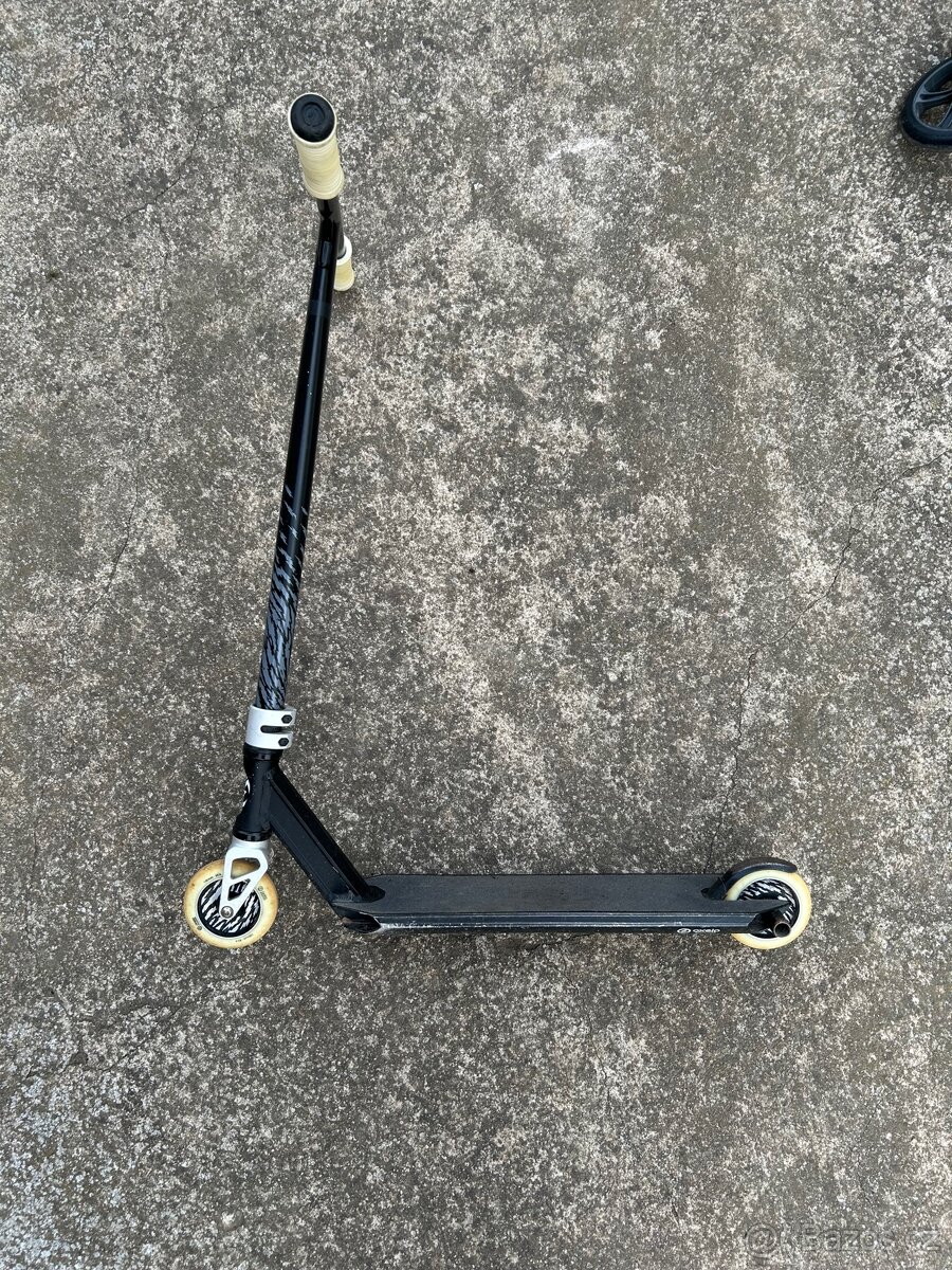 Freestyle koloběžka Oxelo