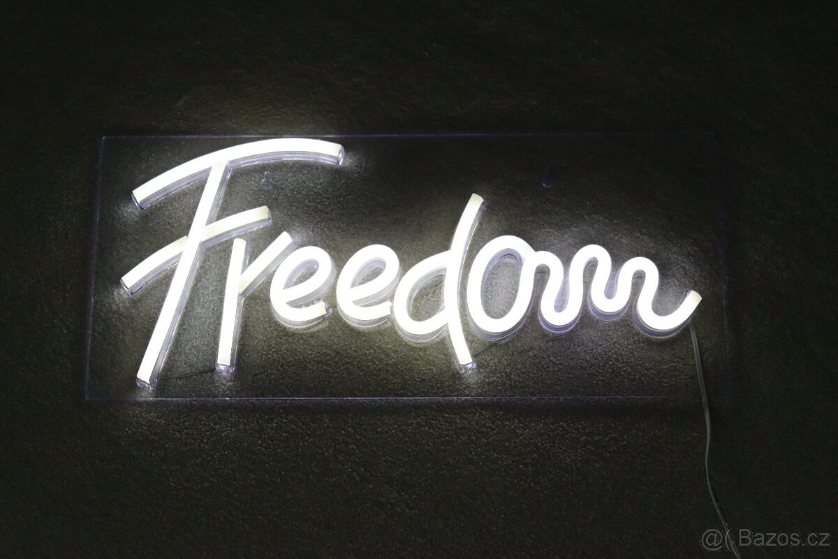 Světelný LED nápis FREEDOM