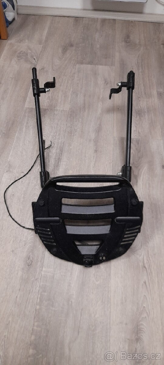 Univerzální držák na kufr+kufr Givi