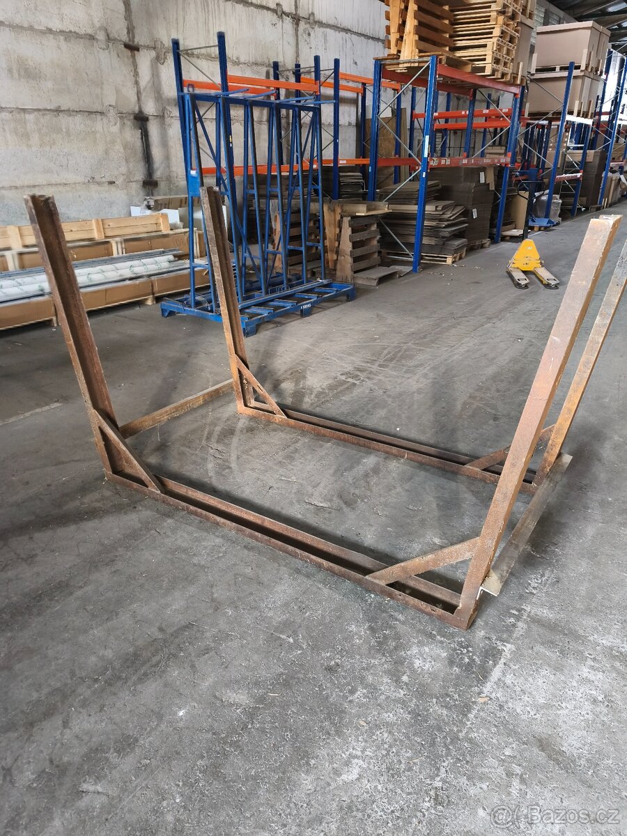 Prodám zakladač na dřevo