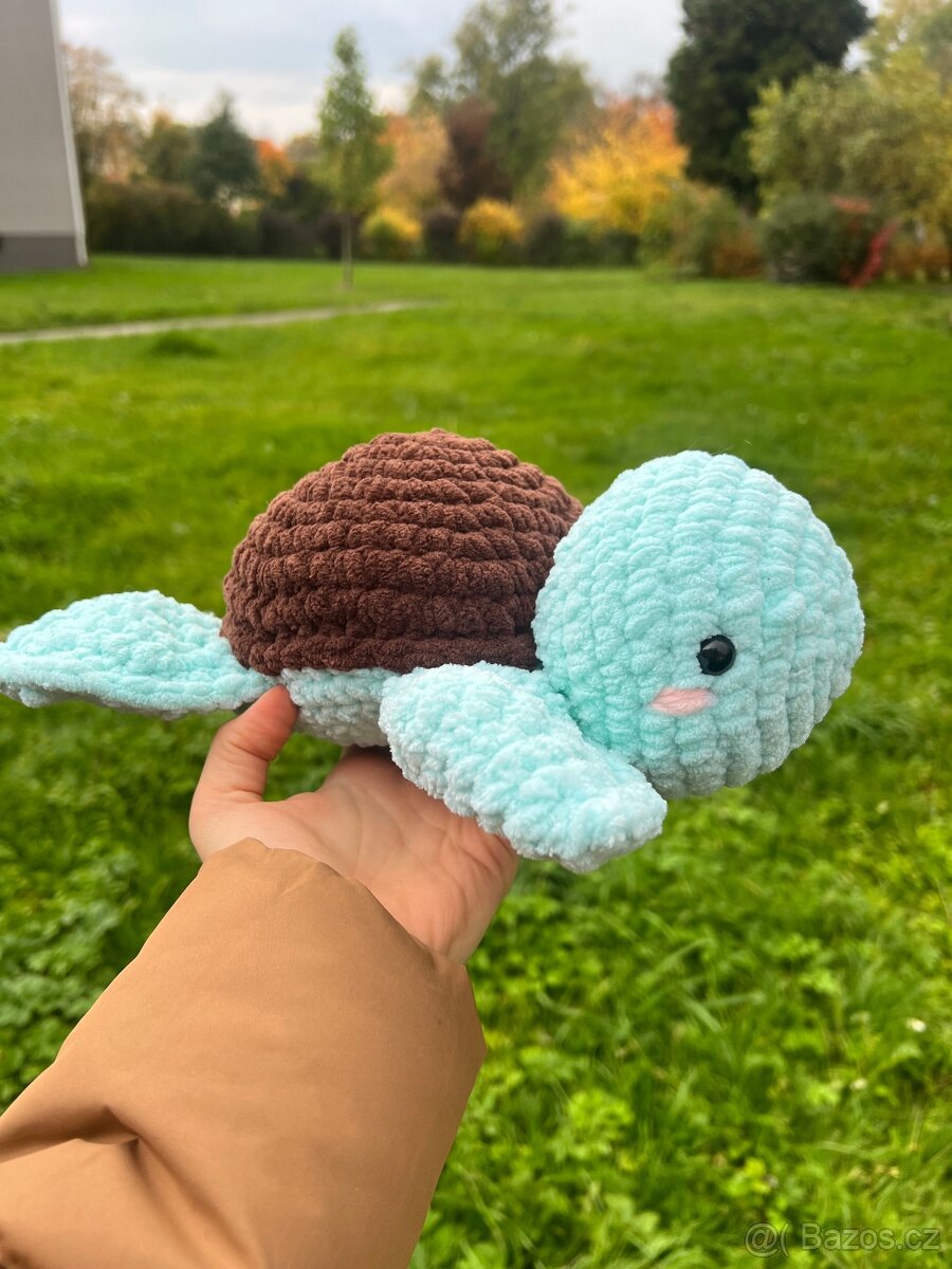 Háčkovaná hračka - velká plyšová vodní želva