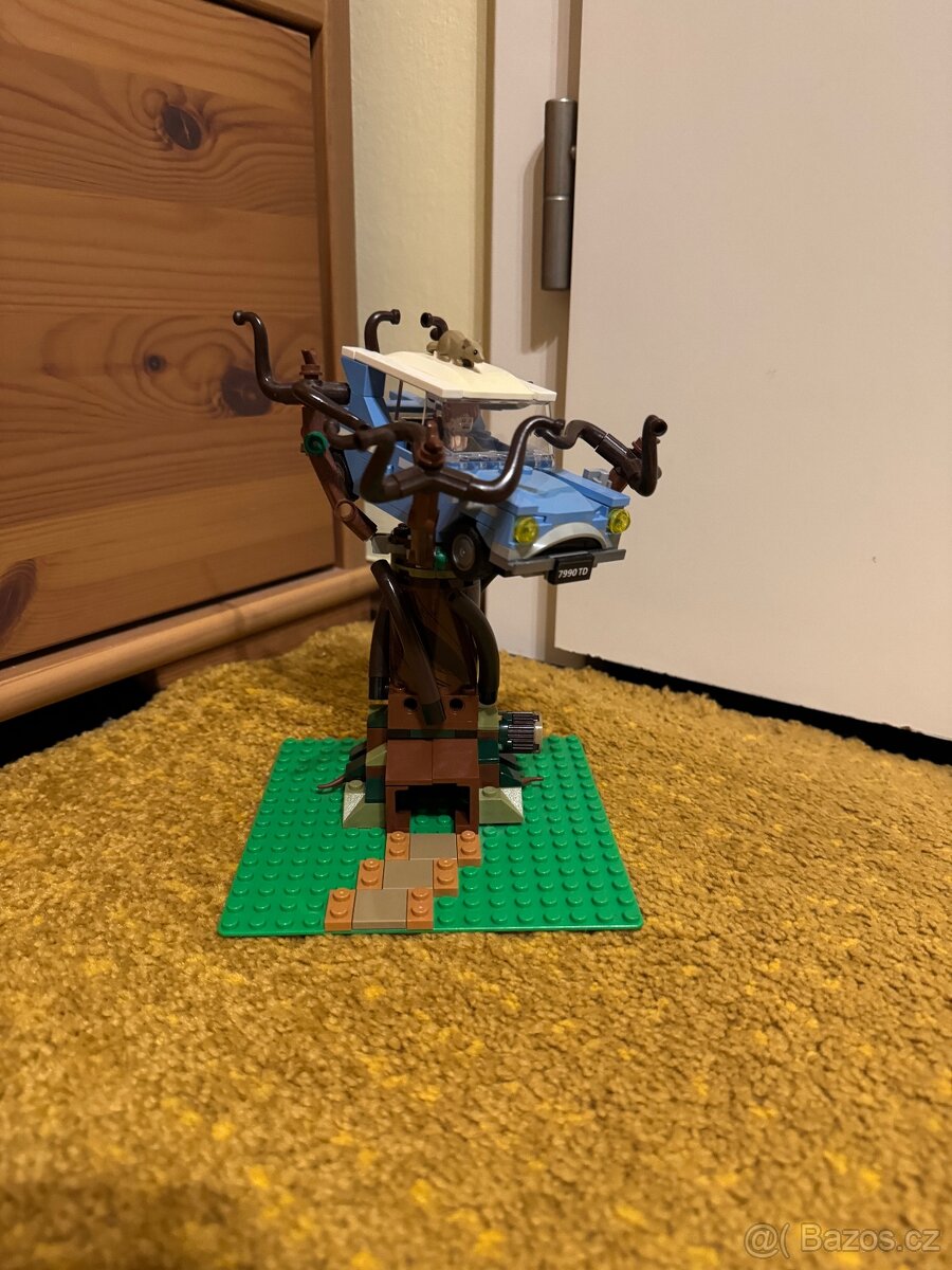 Lego Harry Potter 75953 Vrba Mlátička a Ford Anglia