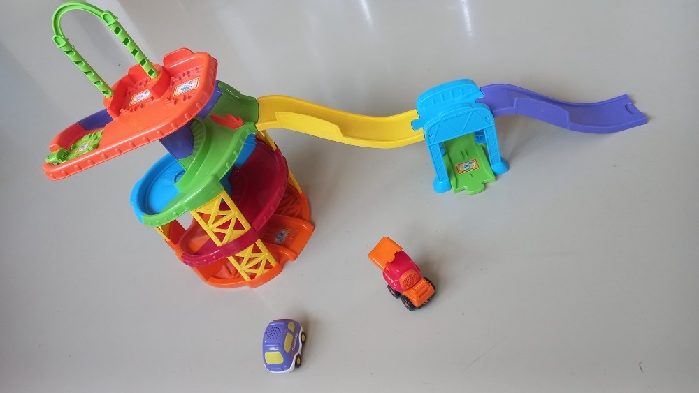 Autodráha a dvě autíčka Tut Tut