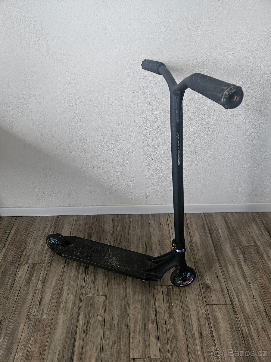 Freestyle koloběžka Ethic Erawan Neochrome