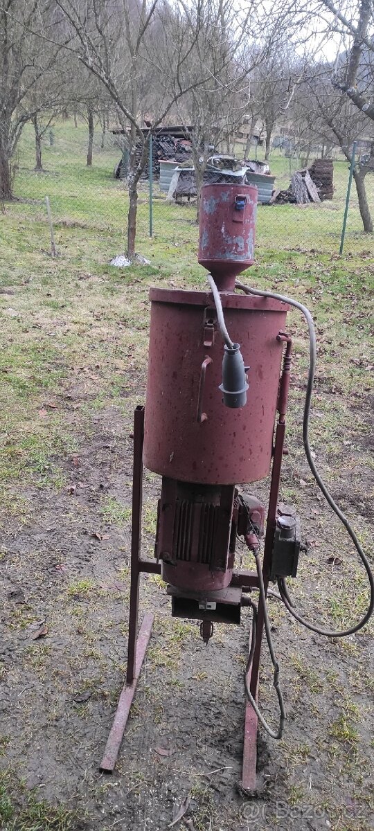 Šroťák na obilí.