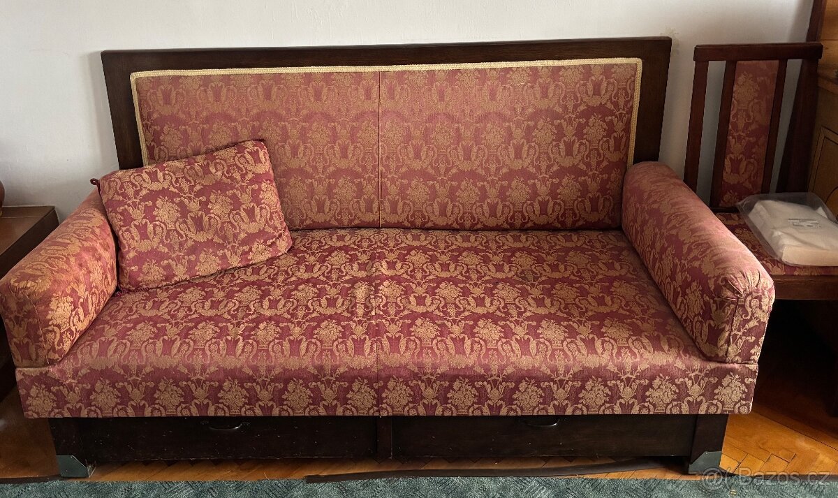 Starožitný gauč + 2 židle