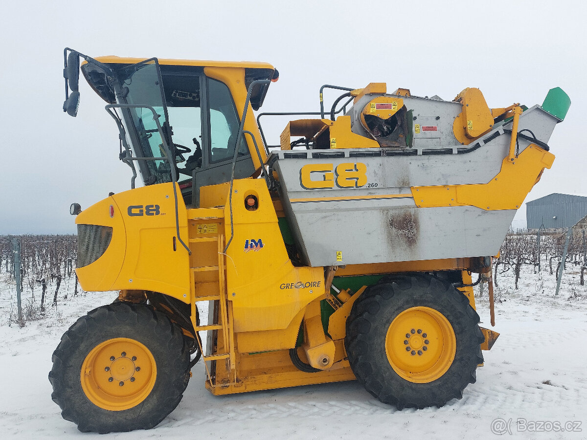 Kombajn na hrozno Gregoire G8/260