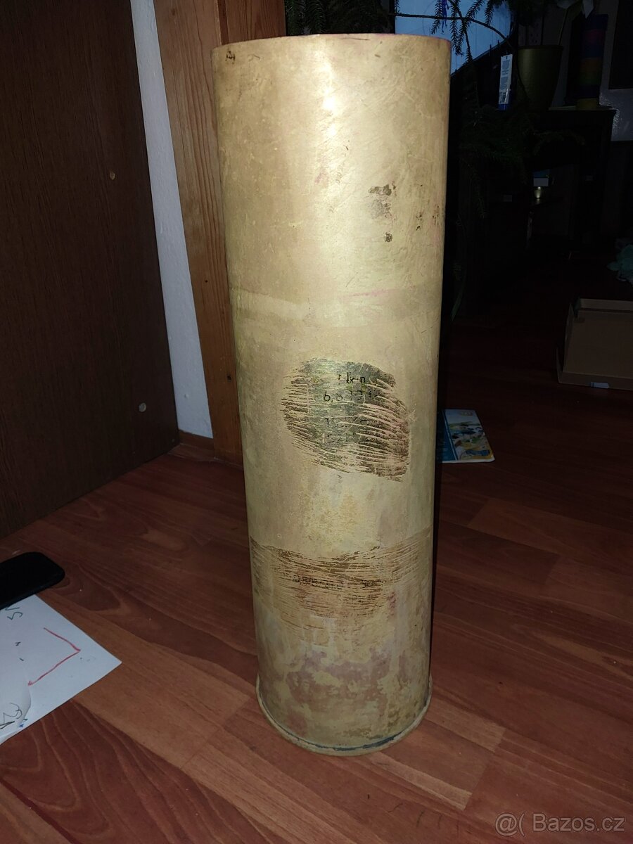 Dělostřelecká mosazná nábojnice (hilzna)