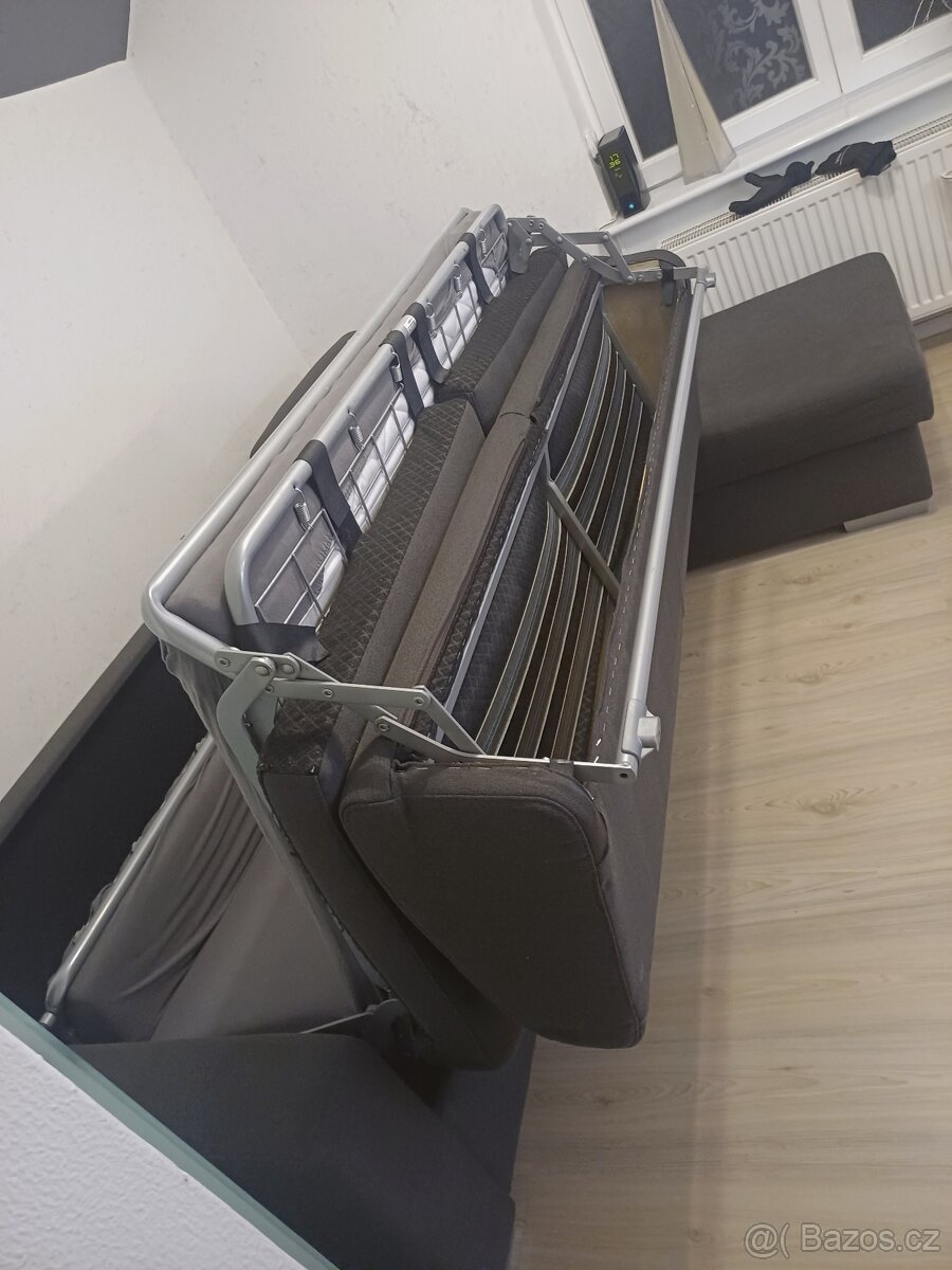 Rozkládací rohová sedací souprava