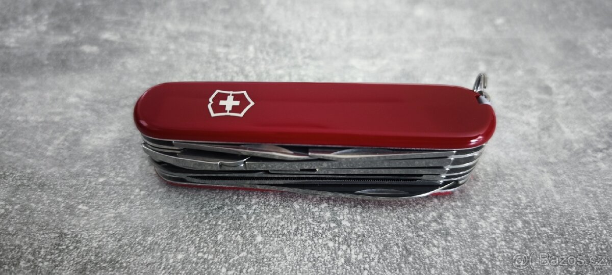 Nůž Victorinox Handyman červený