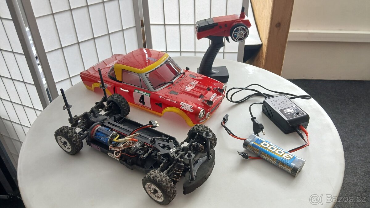 RC model 1:10 Abarth Fiat 124