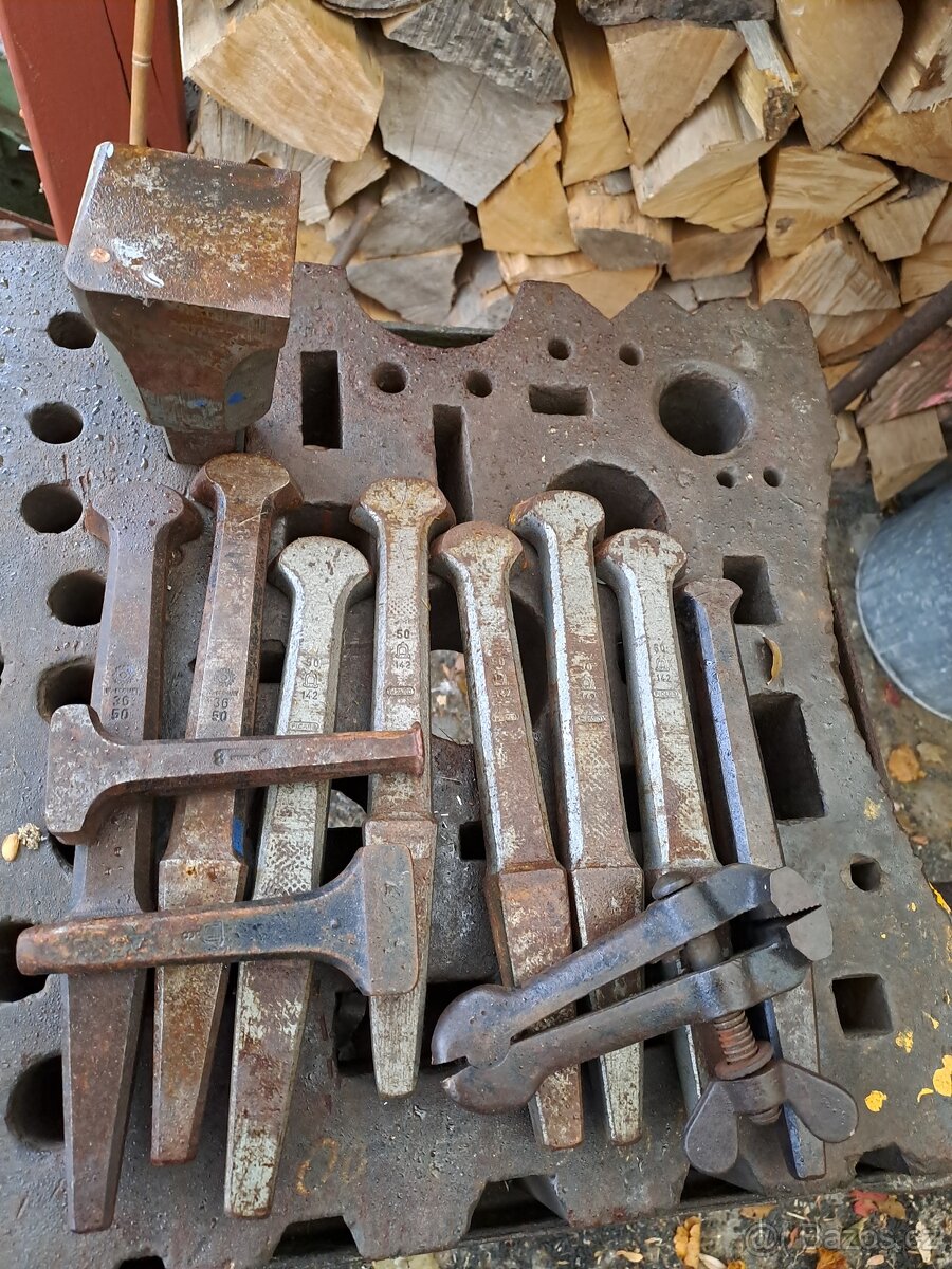 Klempířské přípravky babky kovadlinky