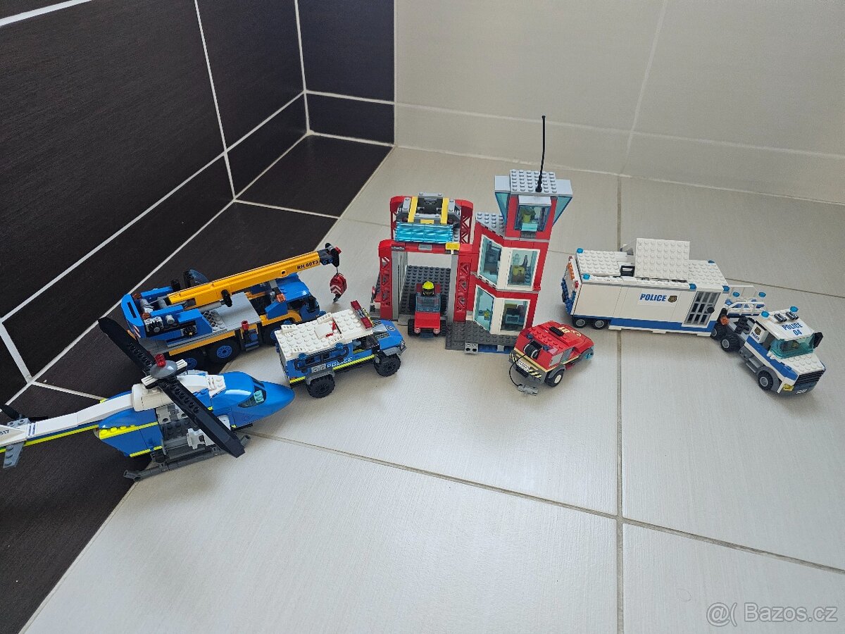 Prodám několik sad Lego