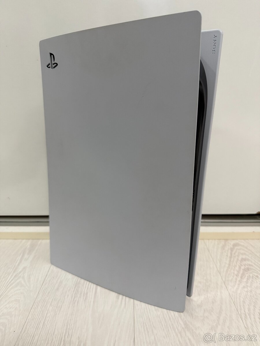 Playstation 5 + 2 ovladače