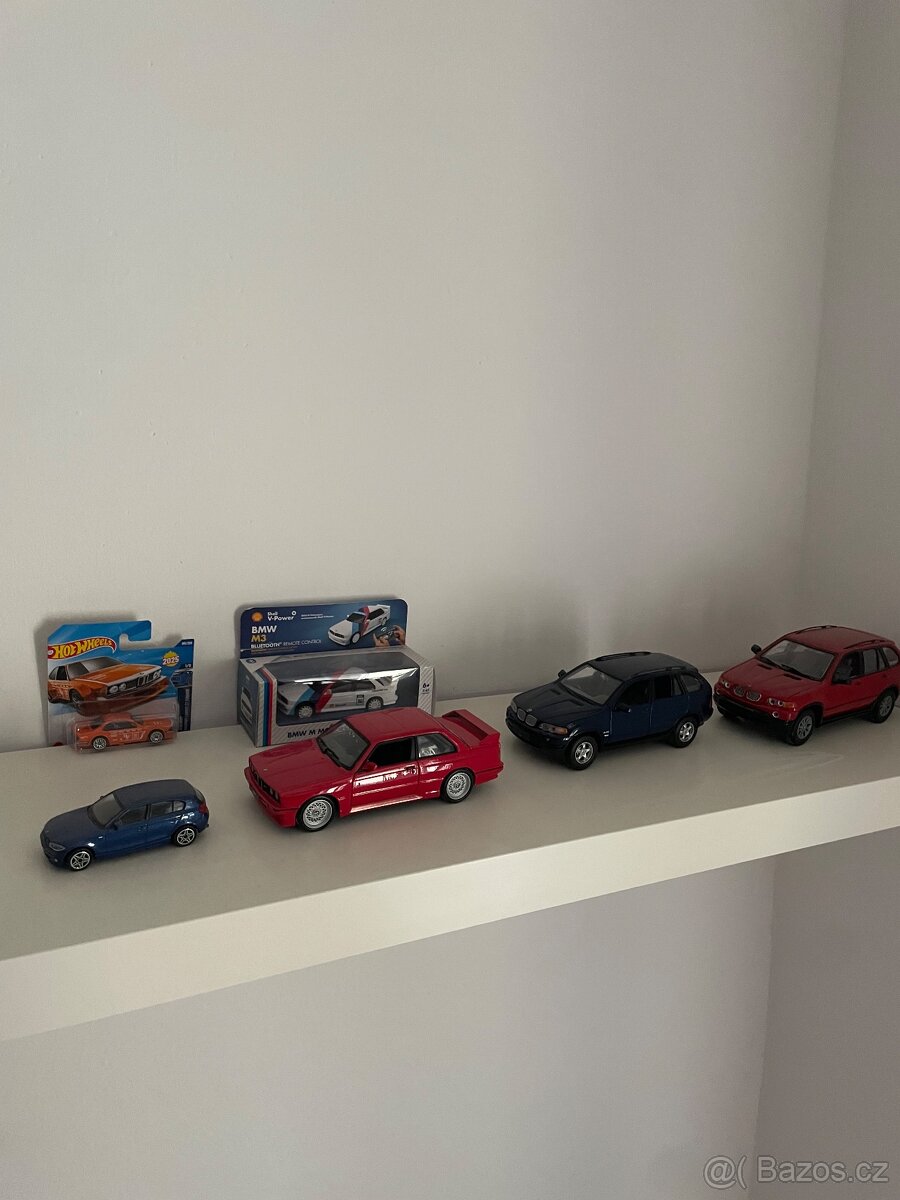 Modely autíček BMW