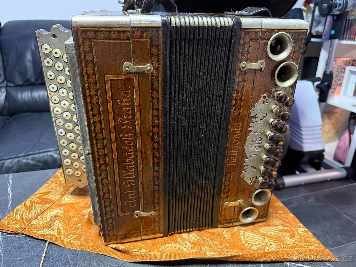 Starozitna heligonka Antonin Hlavacek Praha