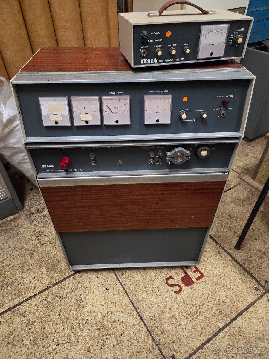 Tesla hledáč netěsnosti 112VW