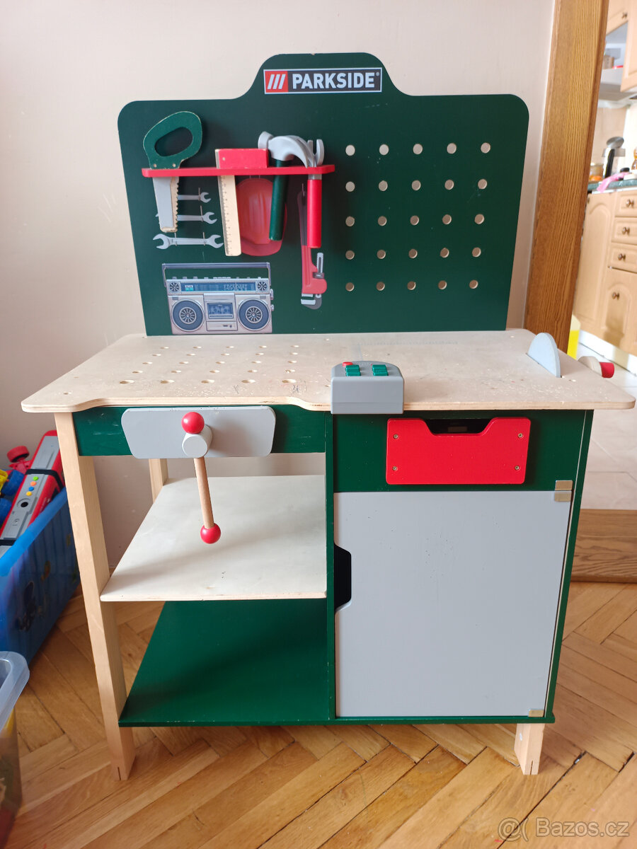 Dětský dřevěný ponk s nářadím