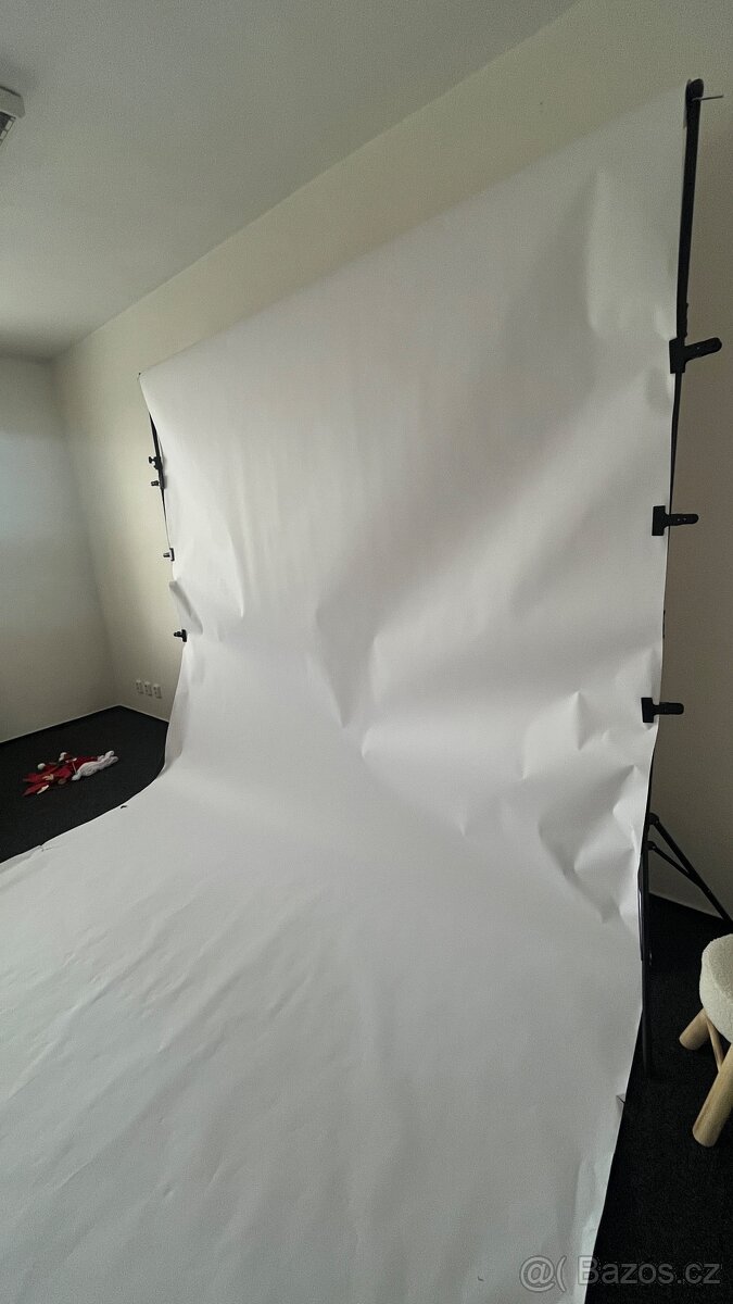 Konstrukce pro uchycení fotografického pozadí 3m