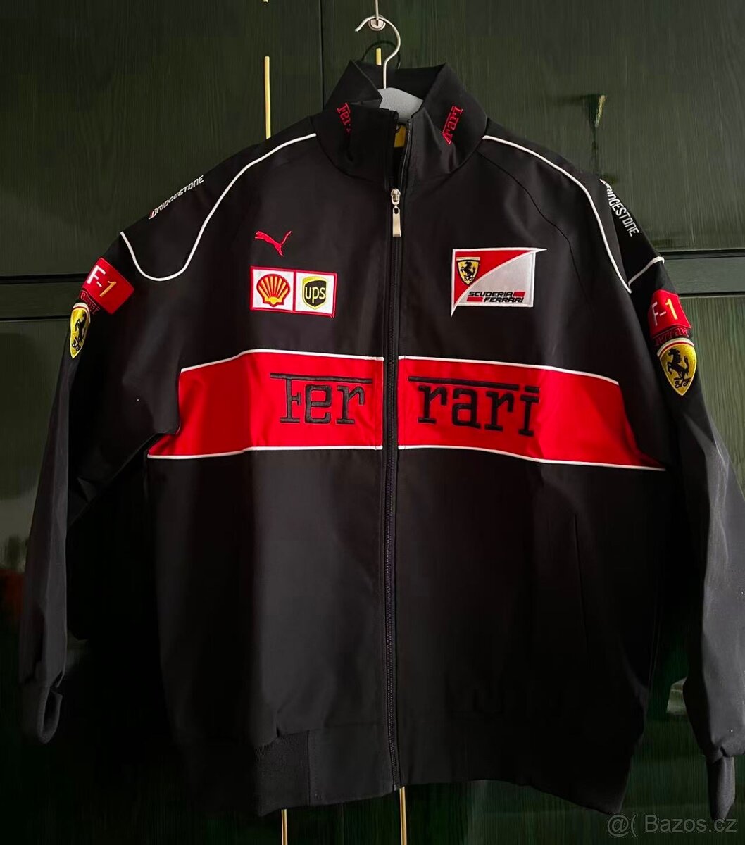 Ferrari F1 bunda, vyšívaná loga