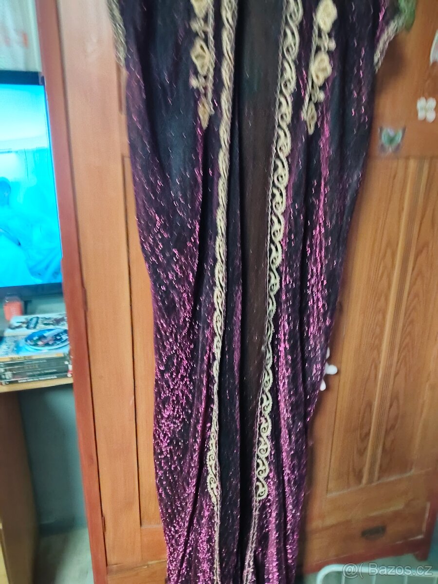 Luxusní šaty ,nebo přehoz přes šaty