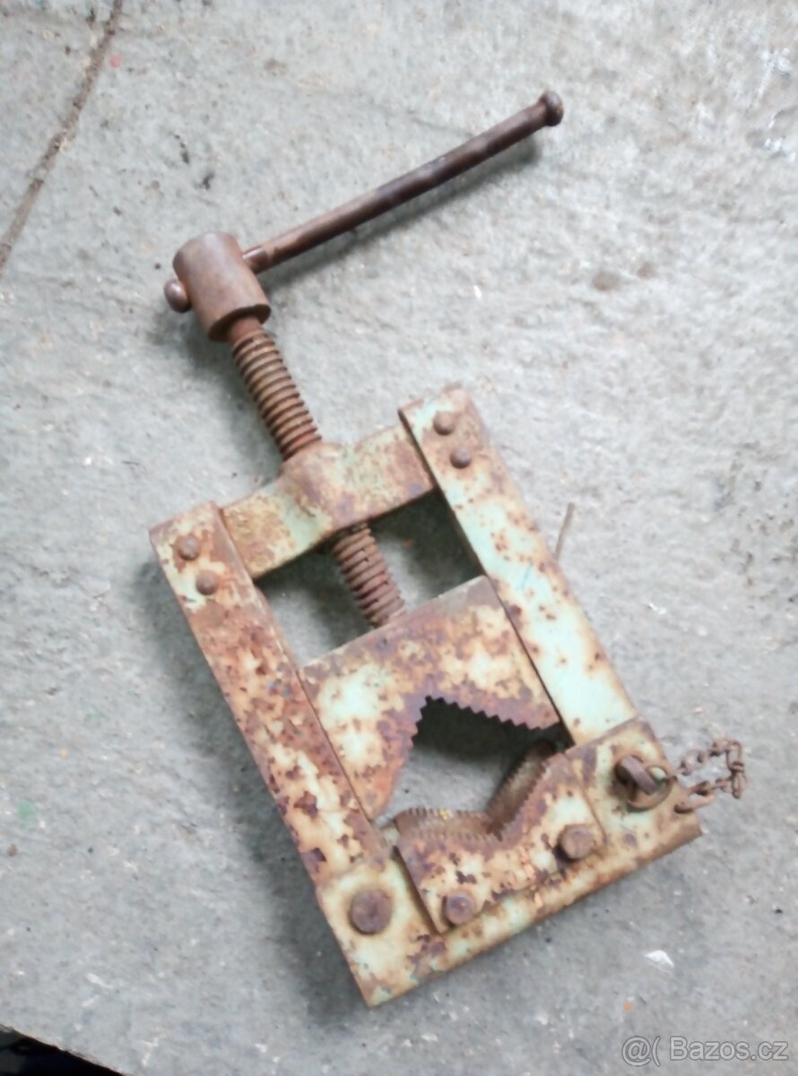 instalatérský svěrák