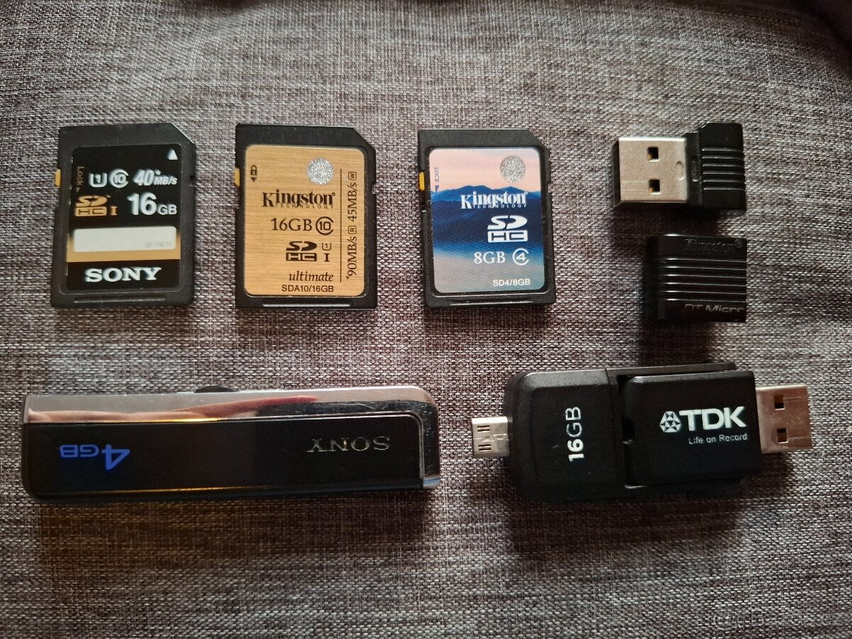 Paměťové karty SDHC