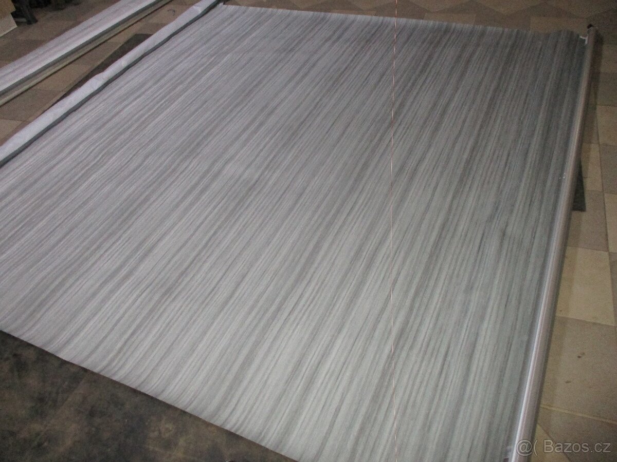 markýza ke karavanu