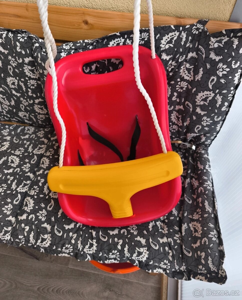 Dětská houpačka