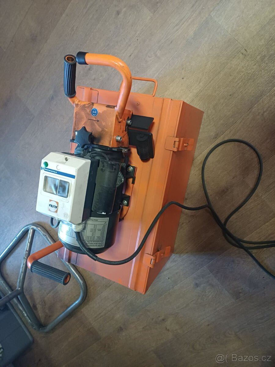 Alfra SKF 63-15, ruční stroj pro úkosování kovových dílů