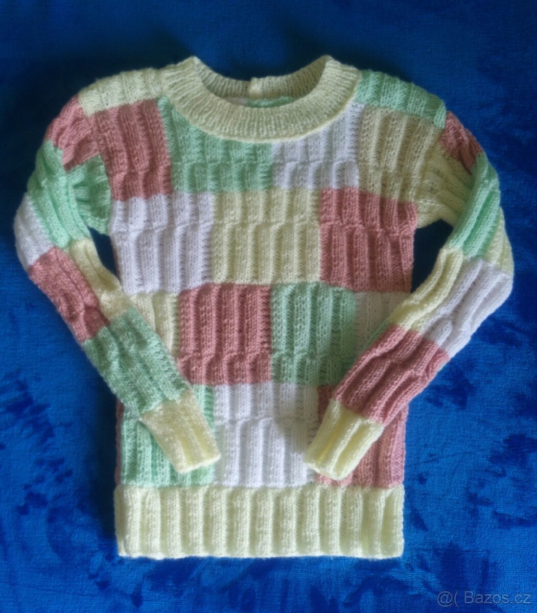 NOVÝ, RUČNĚ PLETENÝ, HEBKÝ, PASTELOVÝ SVETŘÍK: S-M nenošený
