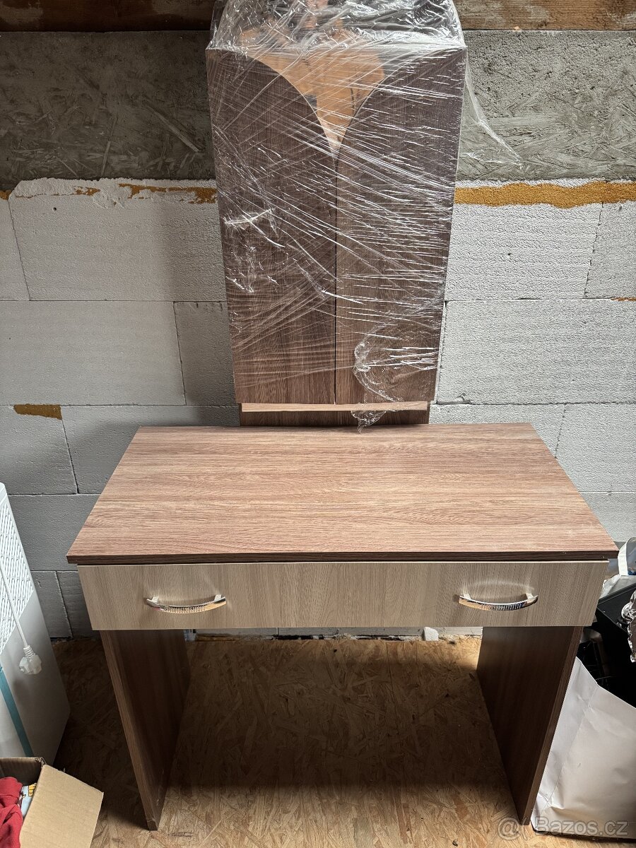 Prodám psací / toaletní stolek se zrcadlem