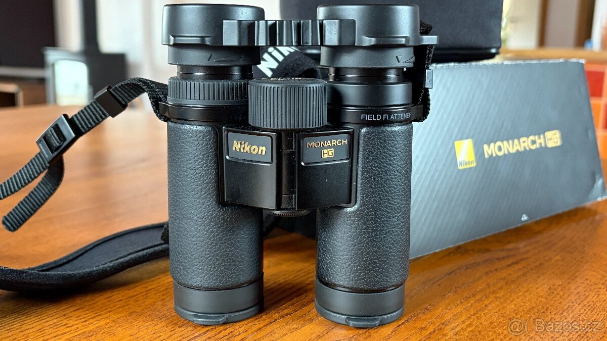 Prodám dalekohled NIKON 10x30 HG