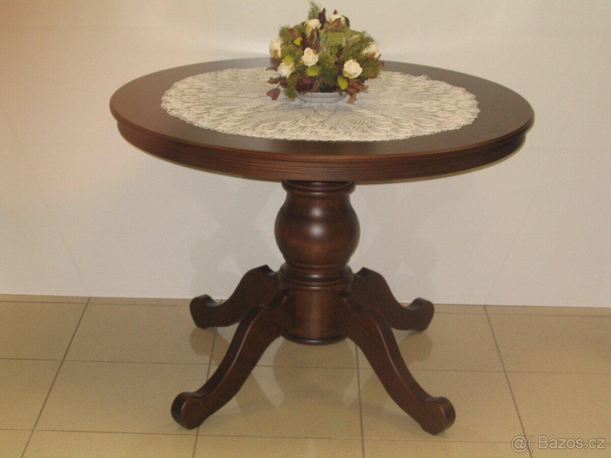 Prodám Jídelní stůl prům.105cm a v. 77cm