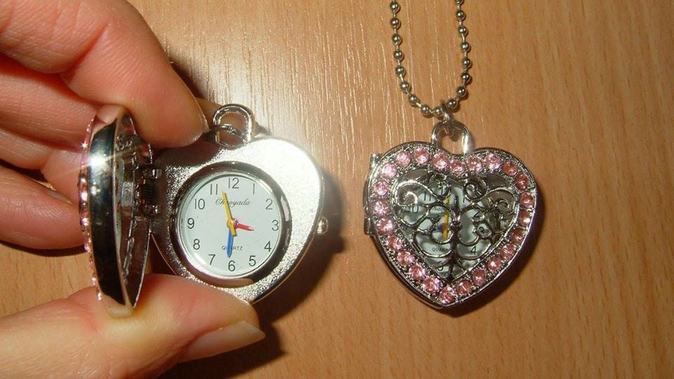 hodinky na řetízku nové