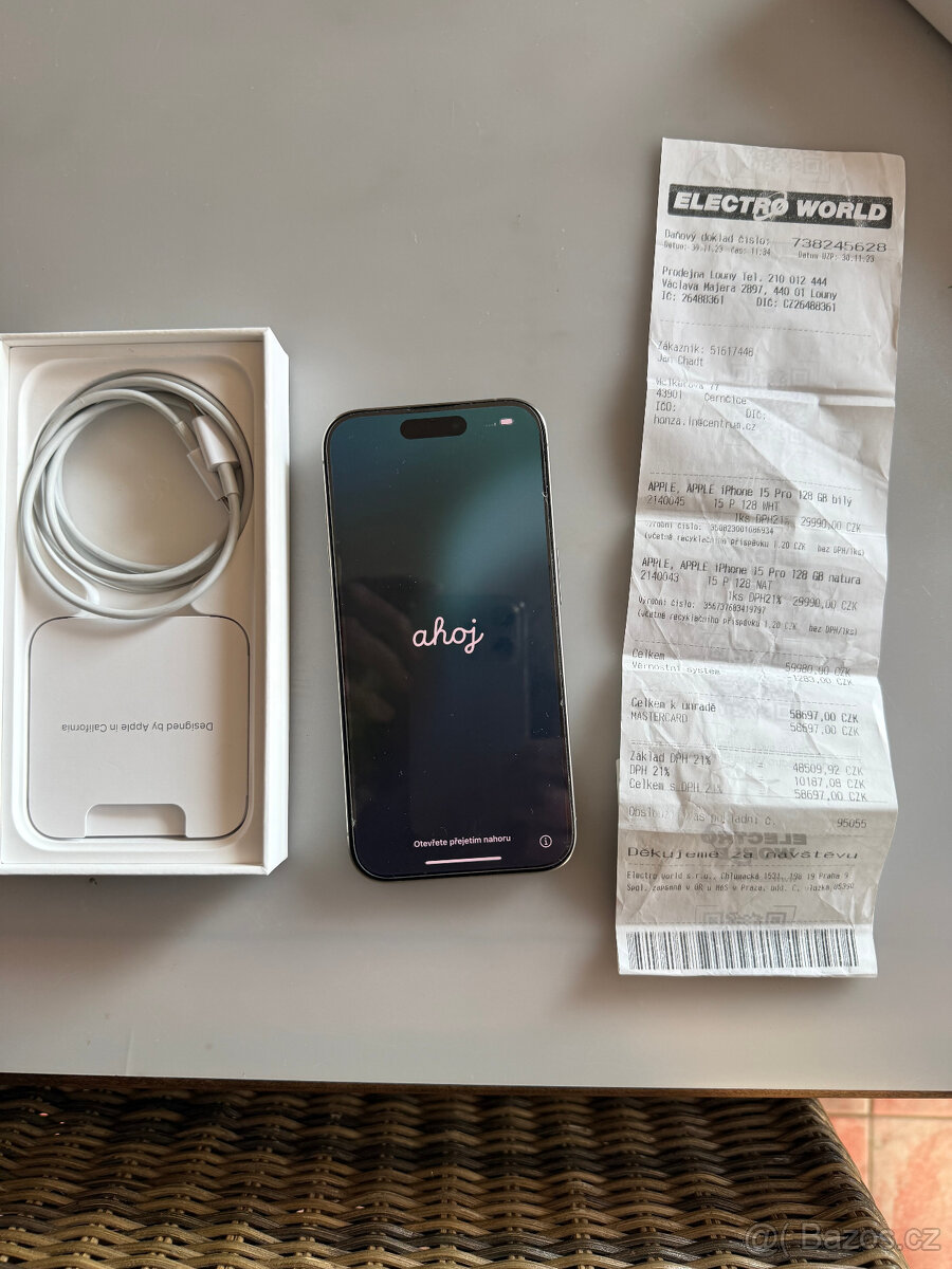 Telefon Apple Iphone 15 Pro s doklady - TOP stav