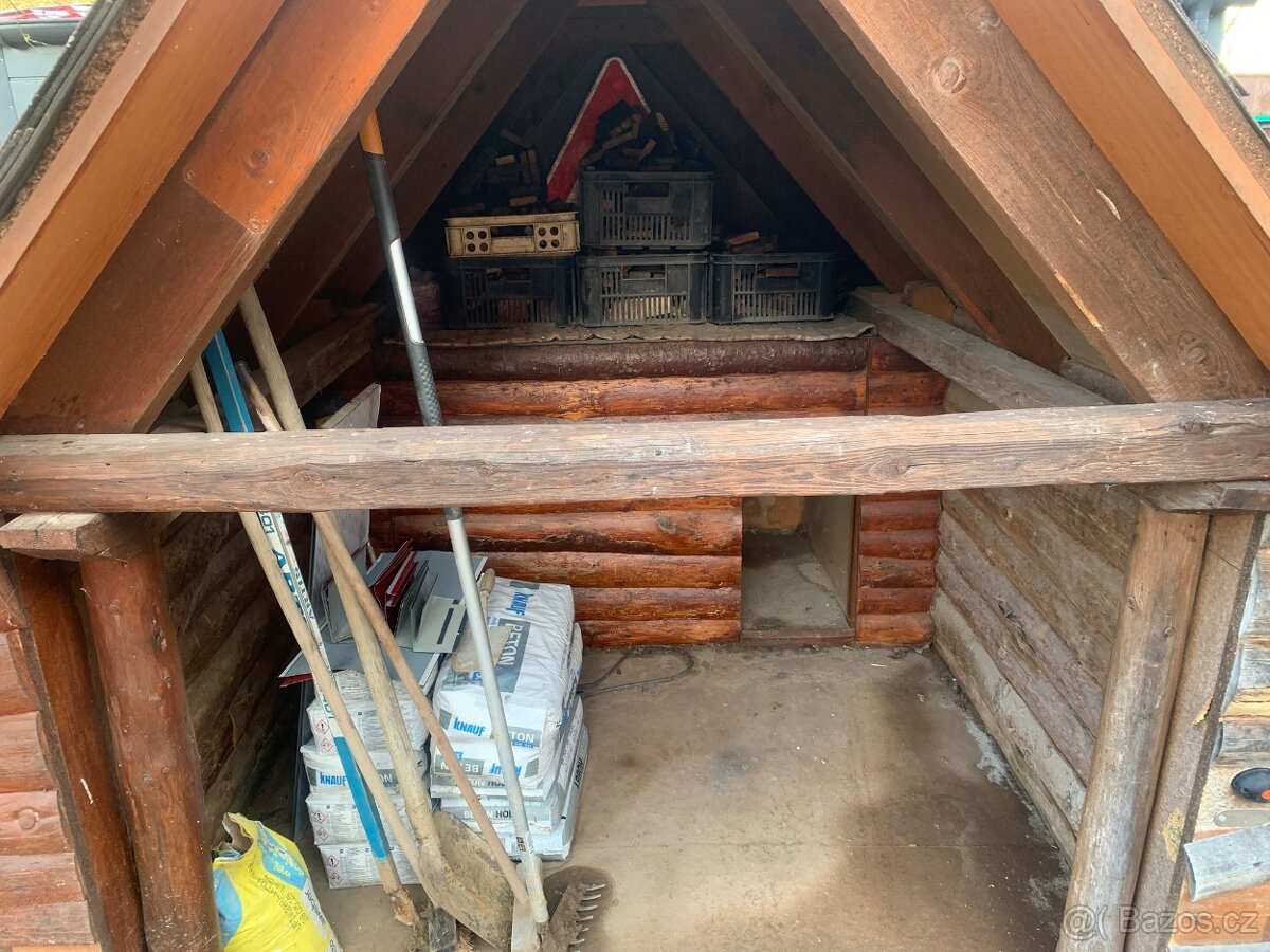 Zateplená luxusní psí bouda